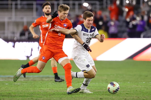 约正是其中 约正是其中