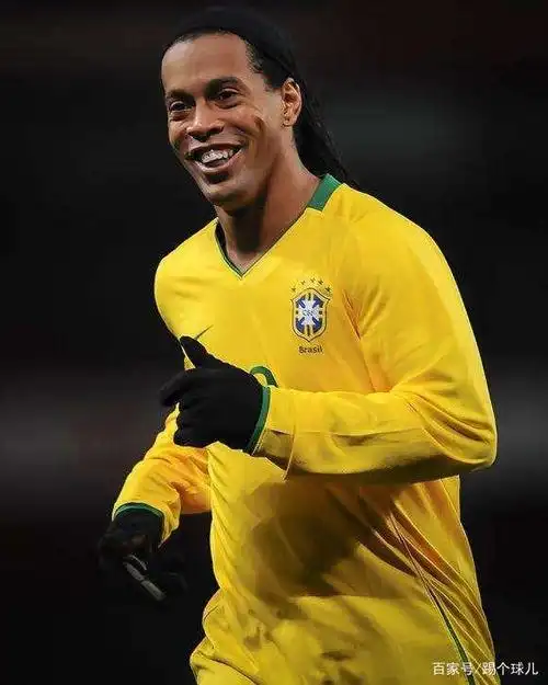 而在这个背 而在这个背